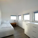 Vier-winde-villa Mit Schwimmbad 度假居 *