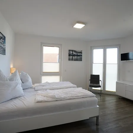 Vier-winde-villa Mit Schwimmbad Dom wakacyjny