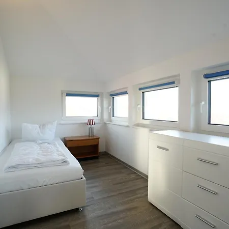 Vier-winde-villa Mit Schwimmbad Dom wakacyjny *