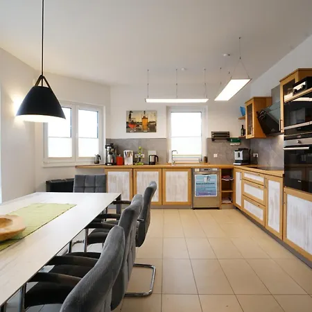 Vier-winde-villa Mit Schwimmbad