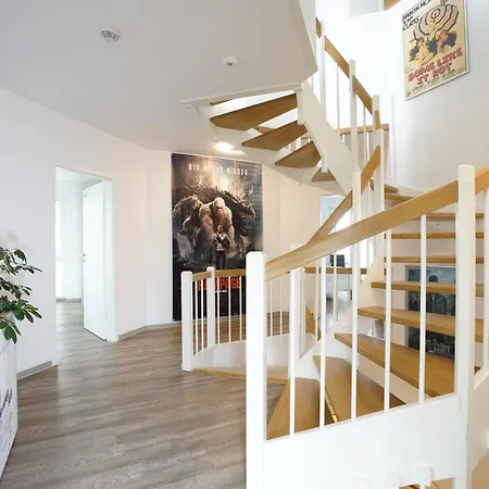 Vier-winde-villa Mit Schwimmbad Dom wakacyjny