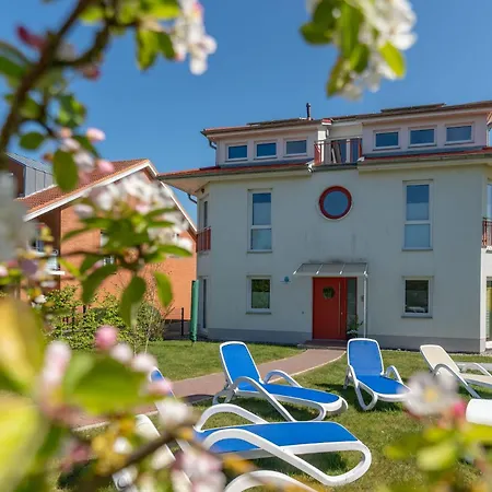 Vier-winde-villa Mit Schwimmbad Dom wakacyjny Hohen Wieschendorf