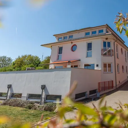 Vier-winde-villa Mit Schwimmbad