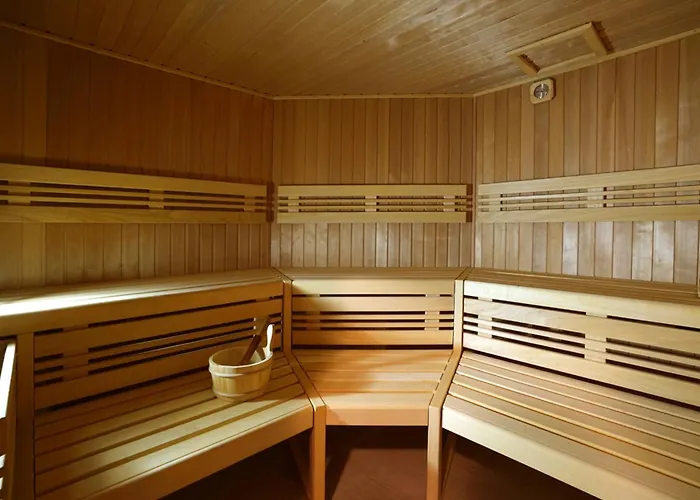 Vier-winde-villa Mit Schwimmbad Dom wakacyjny *
